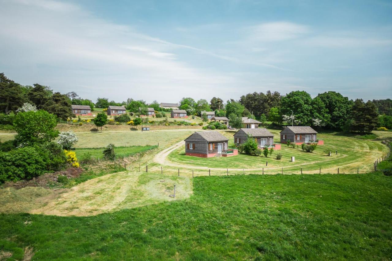 Les Chalets De La Vallee Du Bes Albaret-le-Comtal Luaran gambar